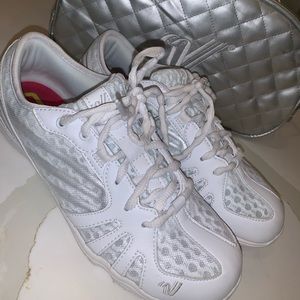 brand new varsity cheer shoes size 6.5